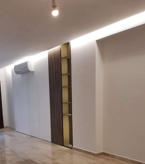 Private apartment ceiling and lighting